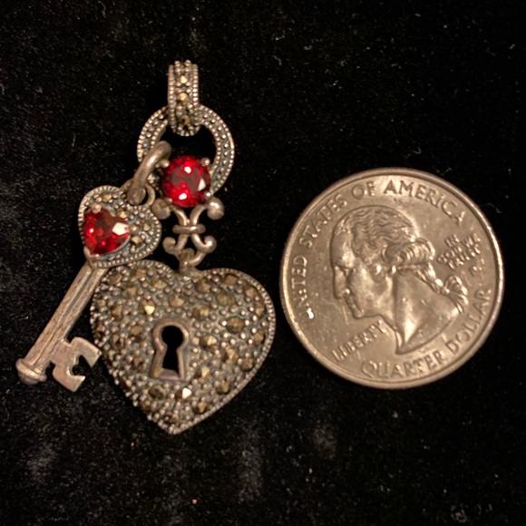 Judith Jack Sterling silver Marcasite key & heart dangle with stones. - Picture 2 of 5